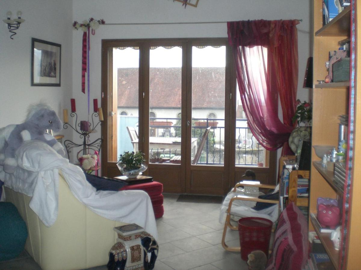 Chez Nous. B & B Bassy Exterior foto
