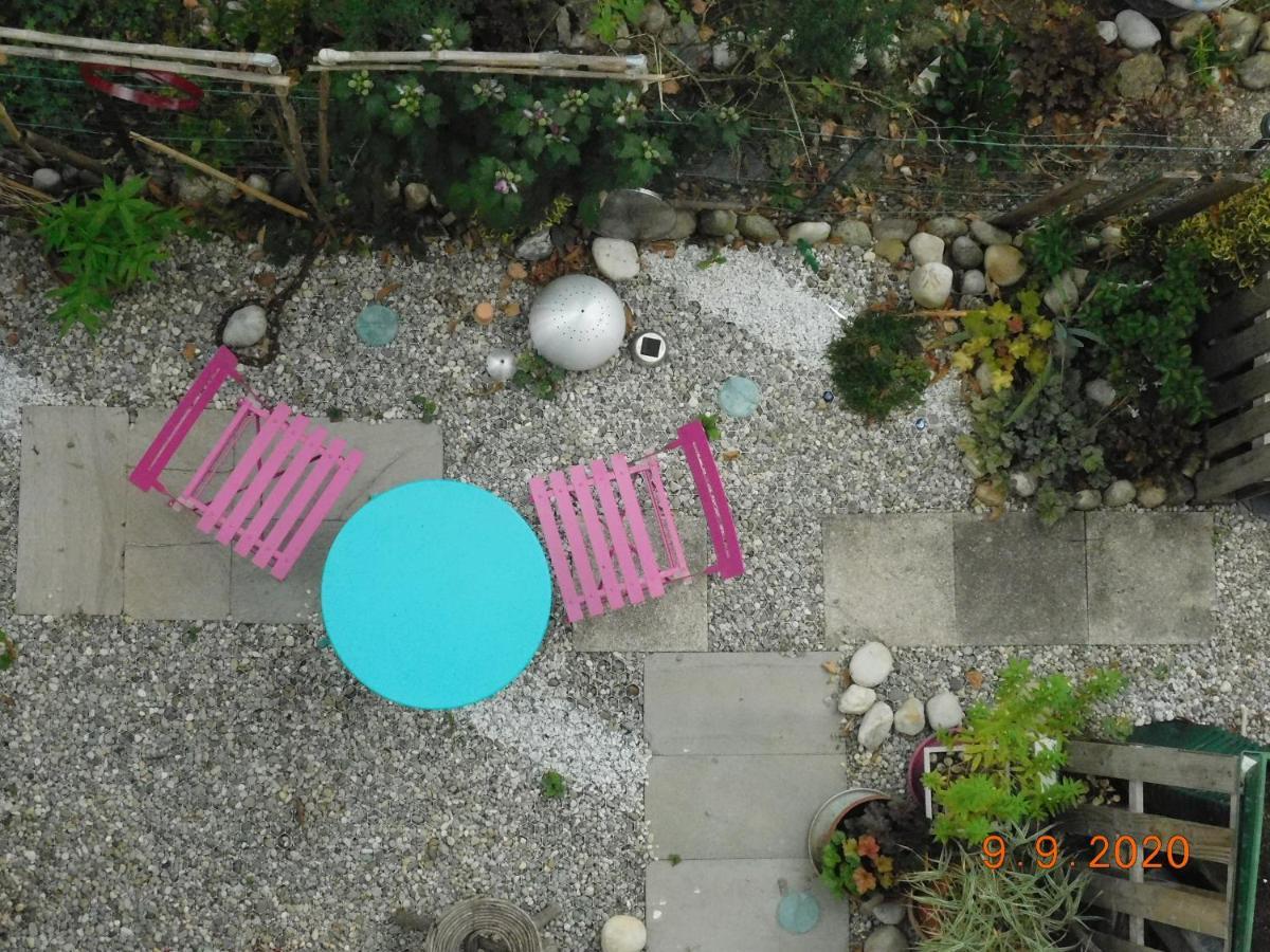 Chez Nous. B & B Bassy Exterior foto